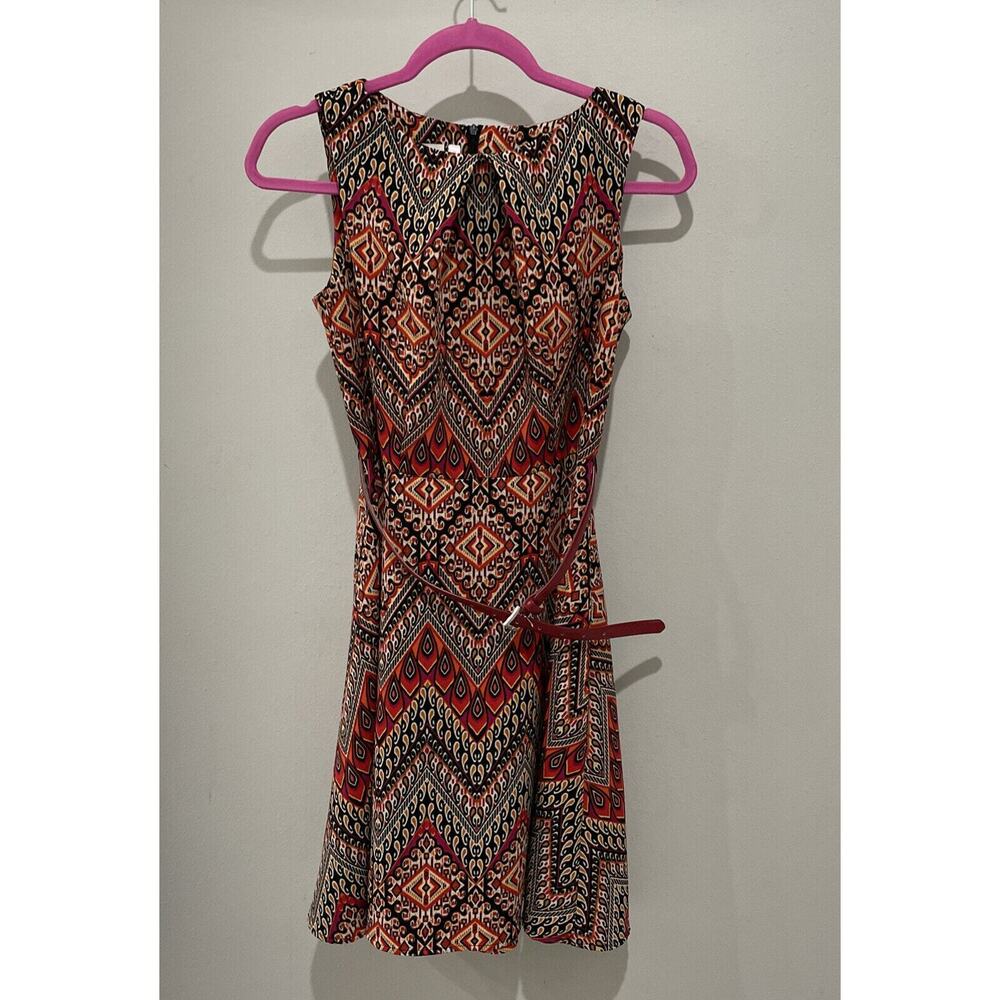 Signature Darby Women Sleeveless Fit & Flare Belted Dress Size 6P Multicolor Art